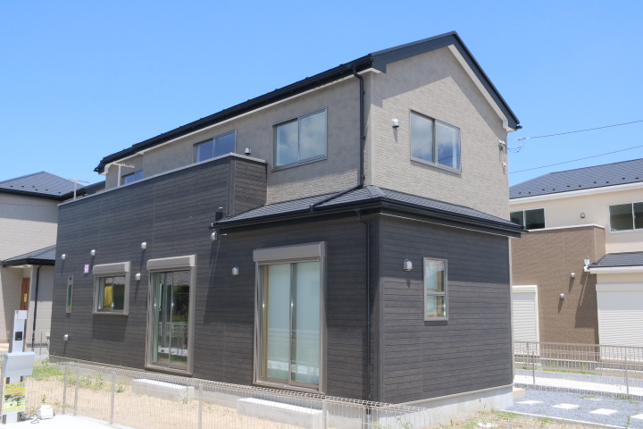 木更津市 高柳 クローク豊富な間取り、P三台のある新築住宅